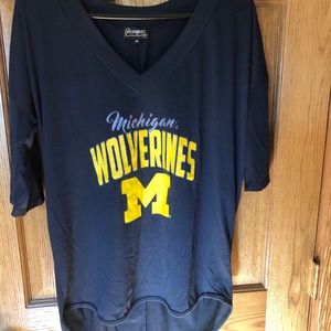 High-Low Michigan wolverines v-neck raglan shirt